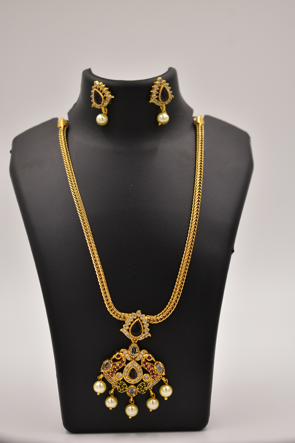 American diamond detail