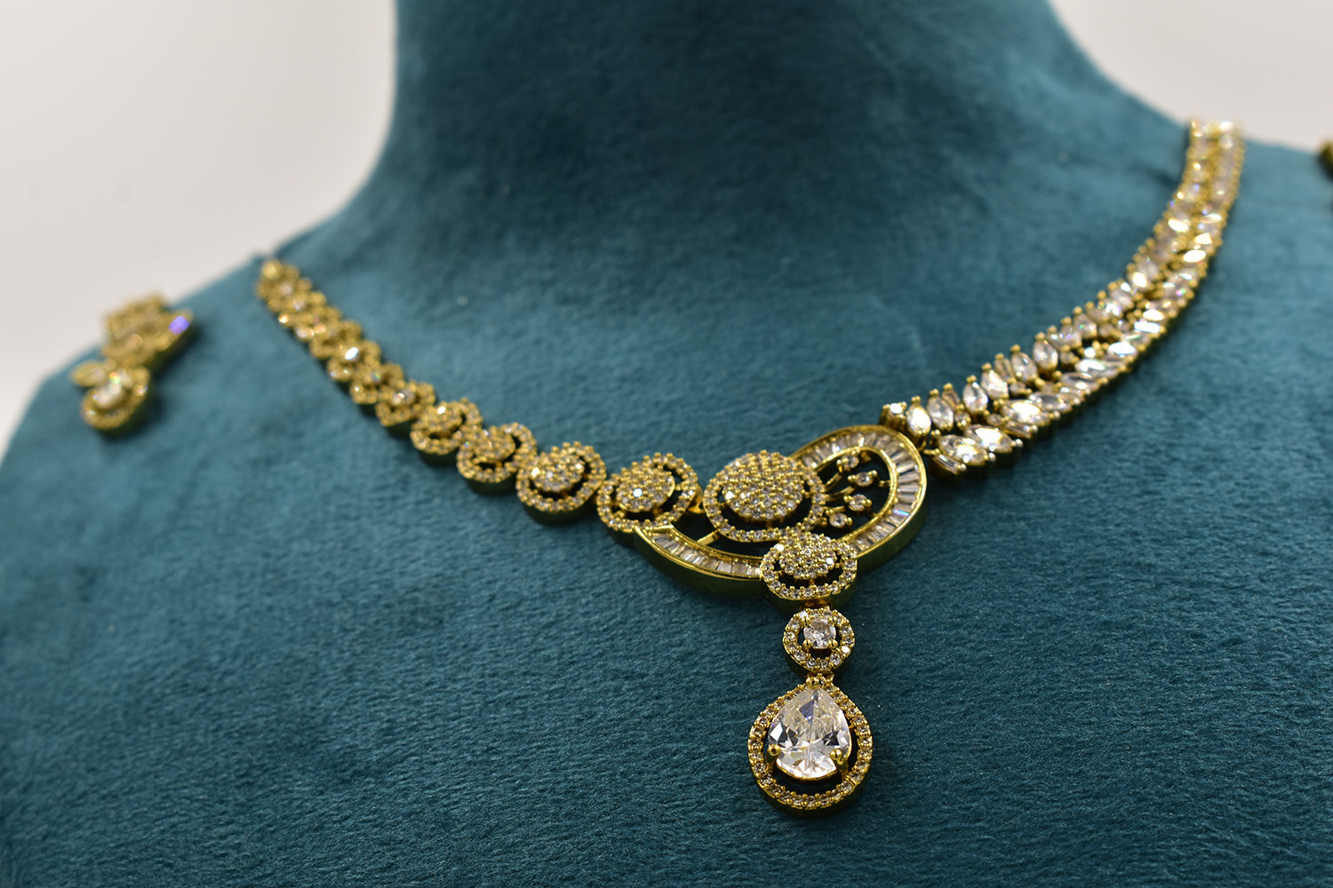 American diamond pear-drop set